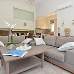 Villa Arhondula *