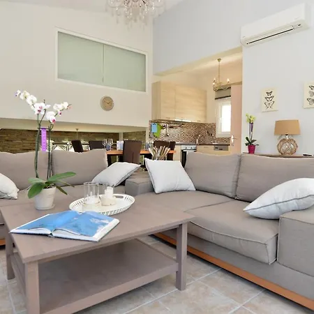 Вилла Arhondula *