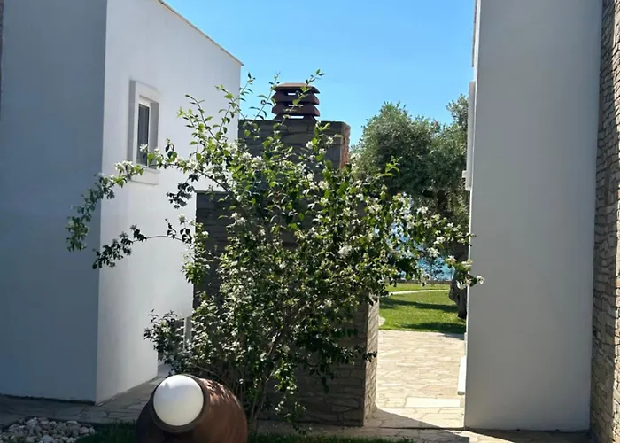 Villa Arhondula